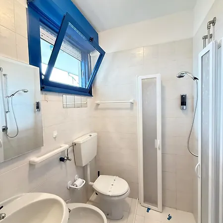 Grazioso N 71 A 100mt Dal Mare A *